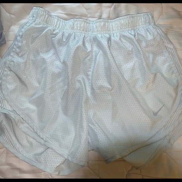 Nike Running Shorts - Picture 2 of 7